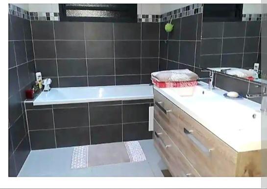 Chambre Privee Dans Maison Le Tampon Buitenkant foto
